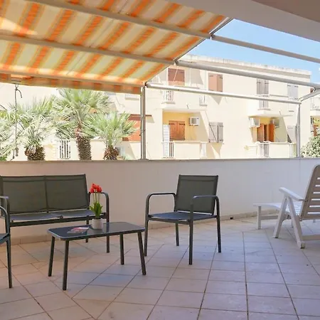 Apartman Europe 94 *